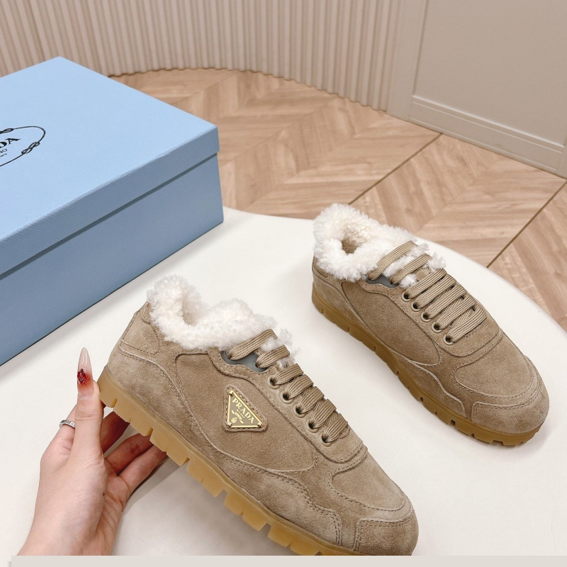 Pra*a casual shoes